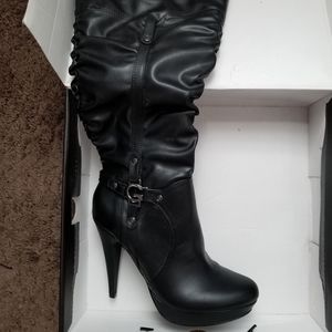 Brand new Guess boots